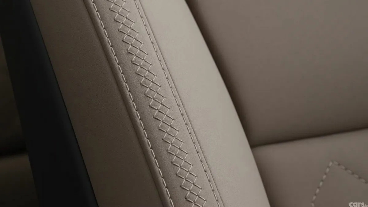 Volvo XC60 Estate, Petrol Plug-in Hybrid, 2027, Green