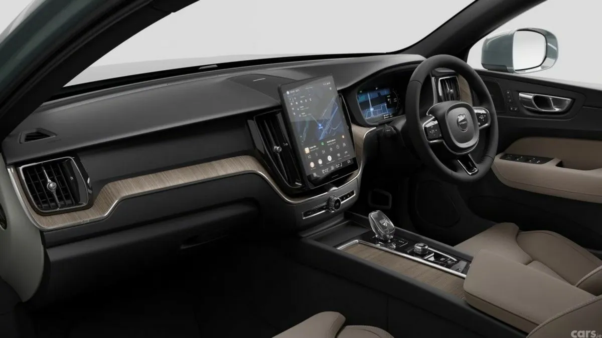 Volvo XC60 Estate, Petrol Plug-in Hybrid, 2027, Green