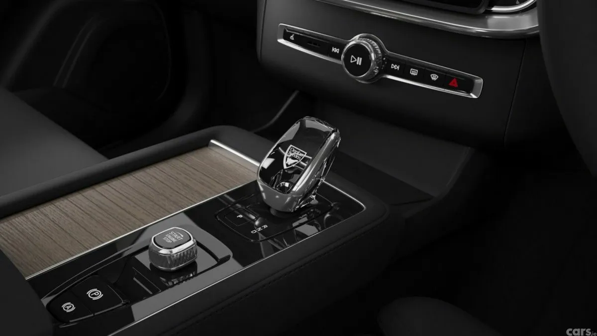Volvo XC90 SUV, Petrol Plug-in Hybrid, 2027, Silver