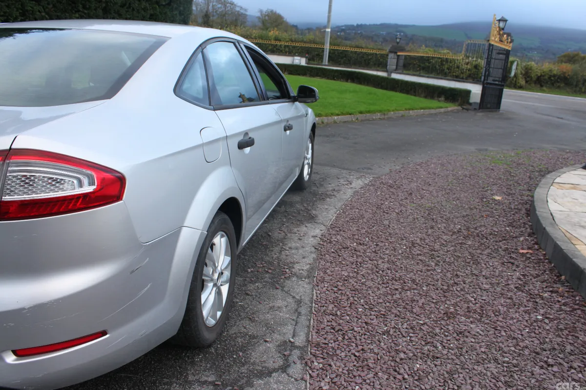 Ford Mondeo Saloon, Diesel, 2011, Silver