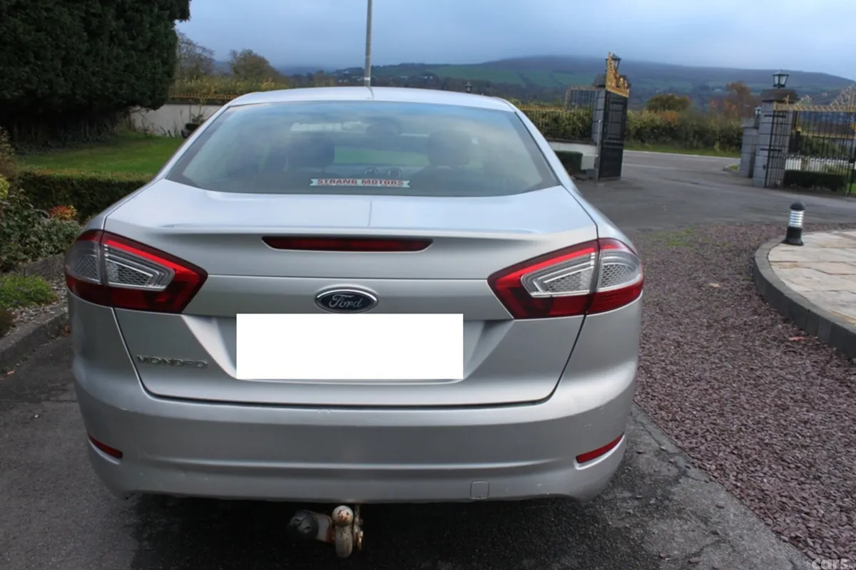 Ford Mondeo Saloon, Diesel, 2011, Silver