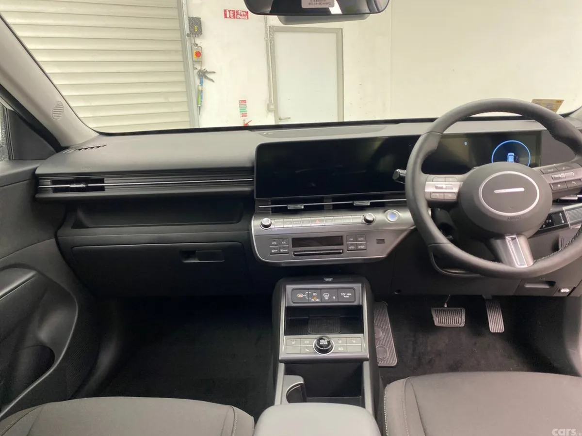 Hyundai KONA SUV, Petrol Hybrid, 2026, White