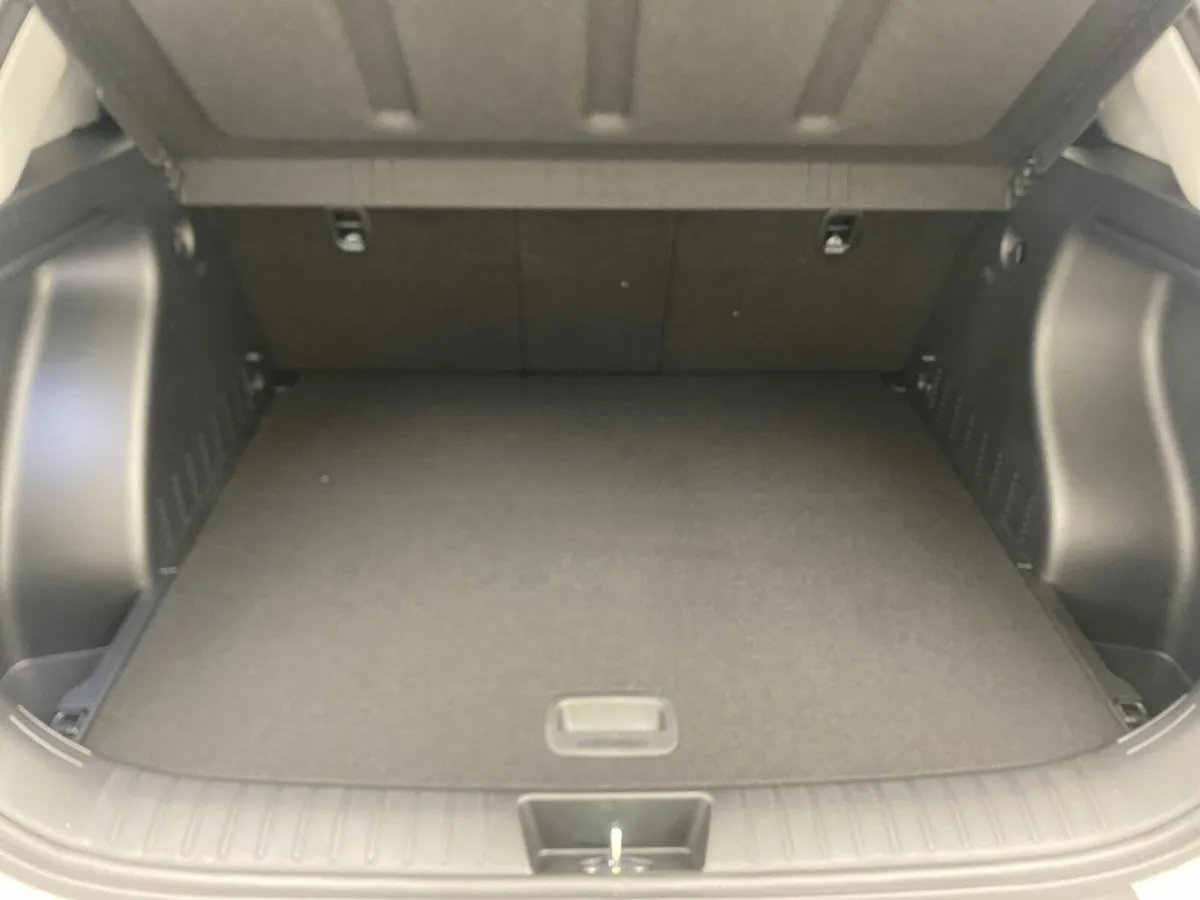 Hyundai KONA SUV, Petrol Hybrid, 2026, White