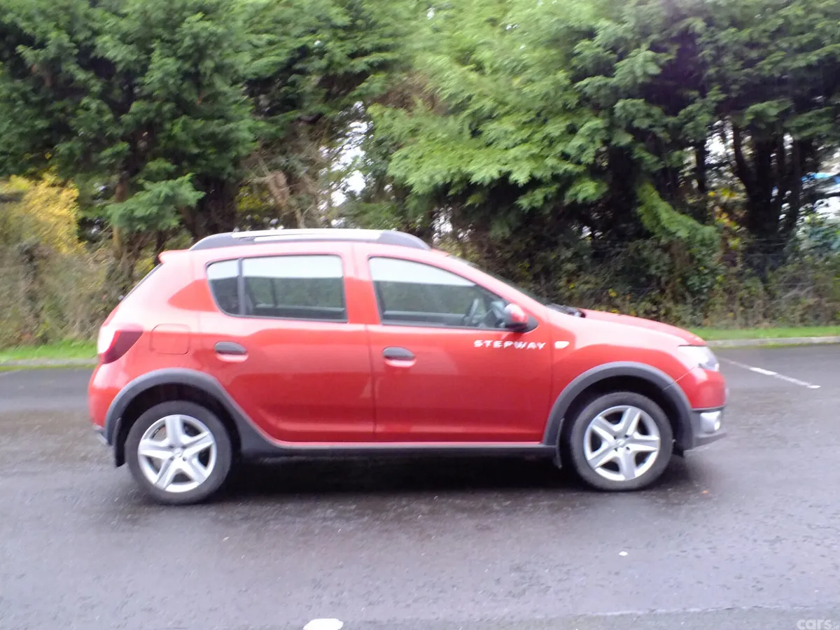 Dacia Sandero Stepway Hatchback, Diesel, 2016, Red
