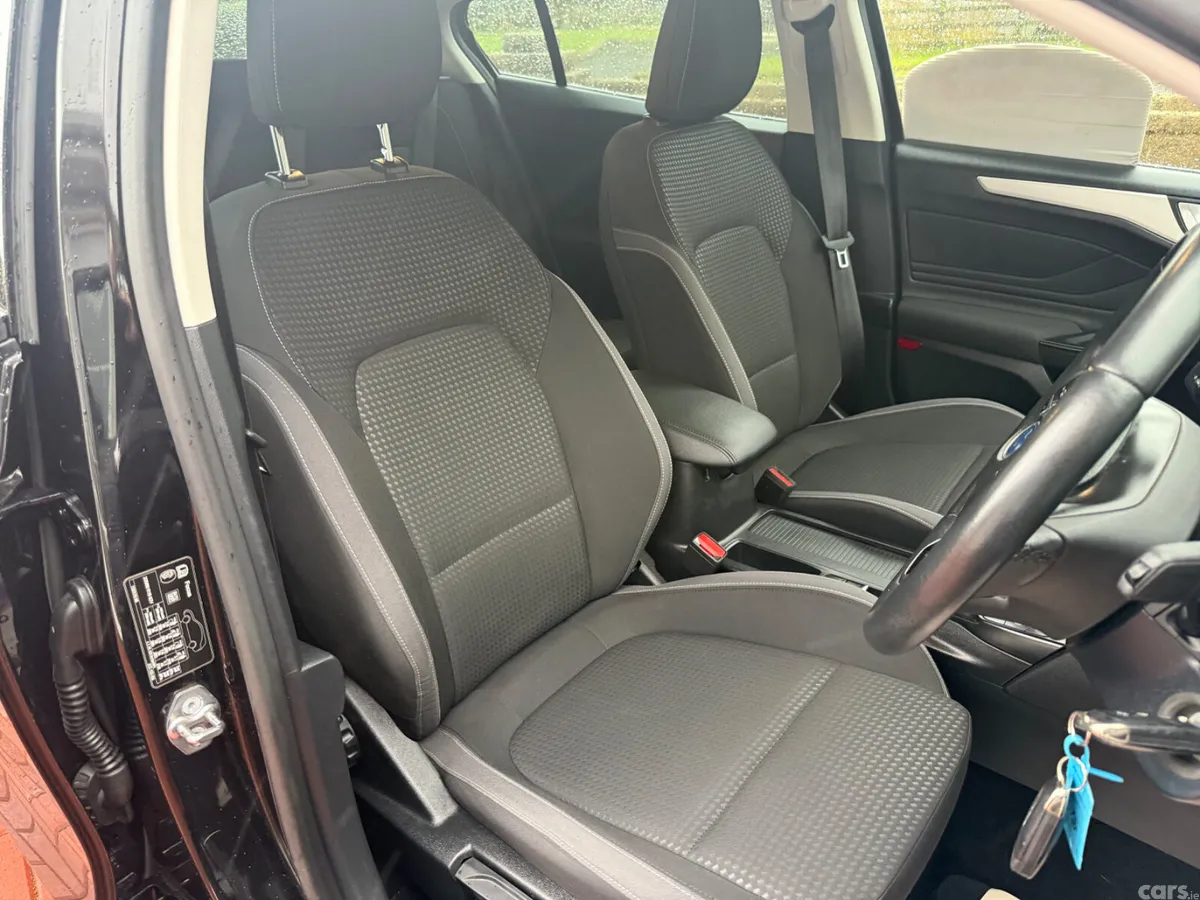 Ford Focus Hatchback, Diesel, 2021, Black