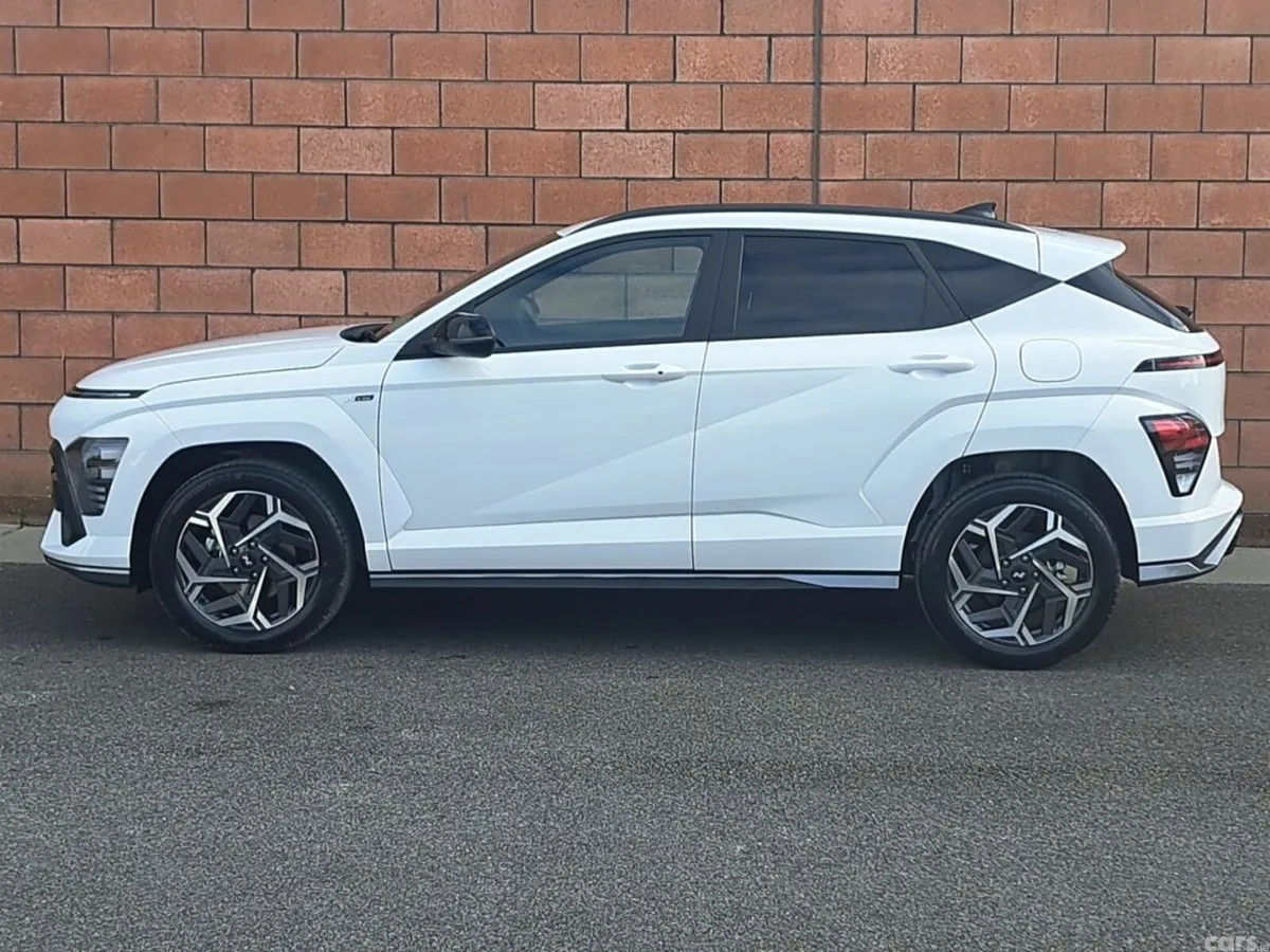 Hyundai KONA MPV, Petrol, 2027, White