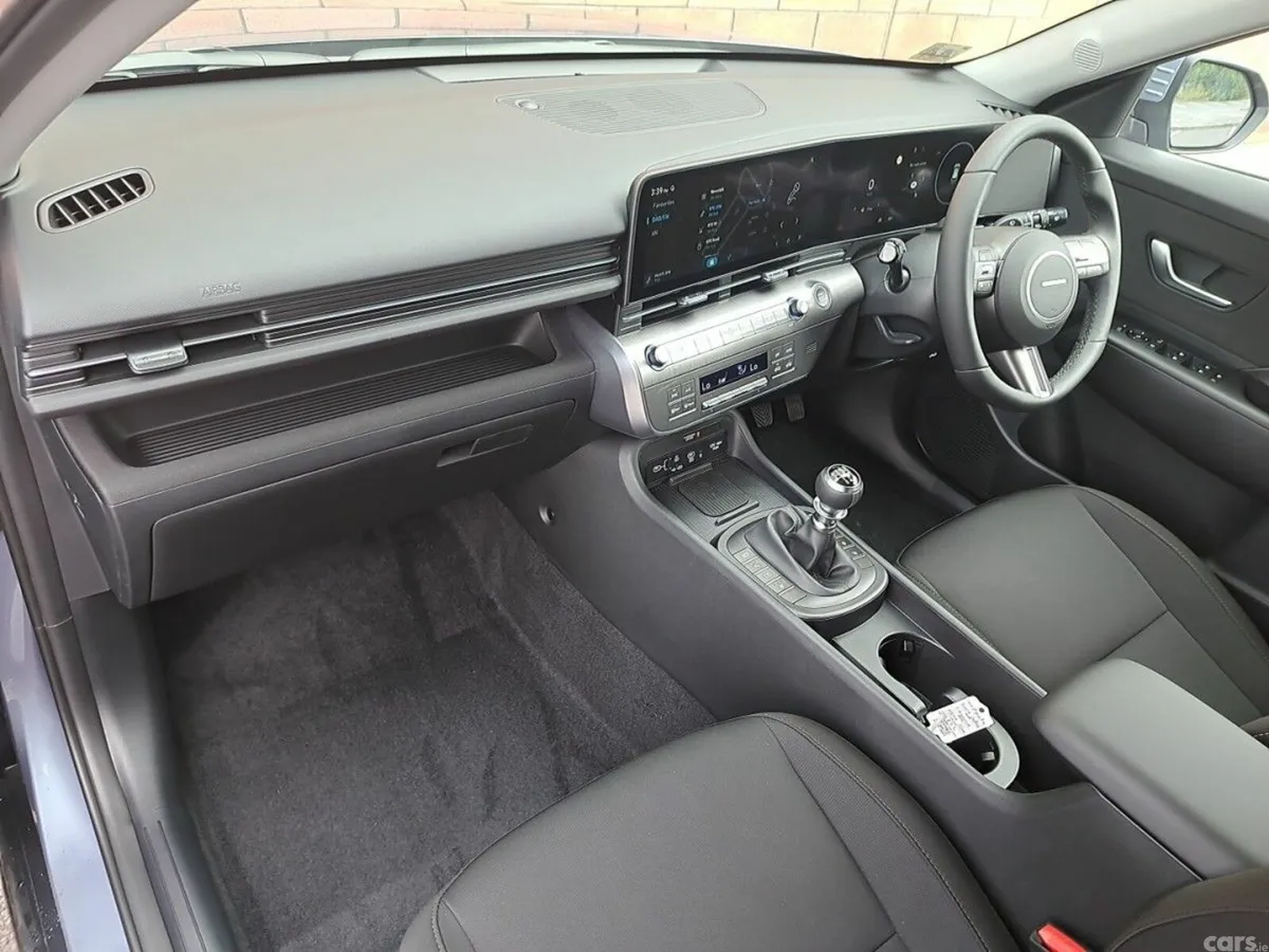 Hyundai KONA MPV, Petrol, 2027, Blue