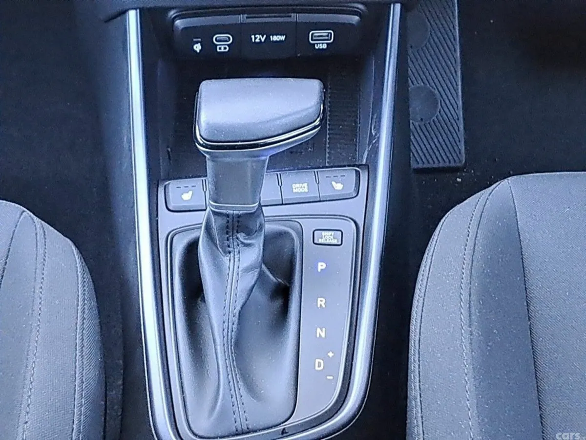 Hyundai Bayon MPV, Petrol, 2027, Blue