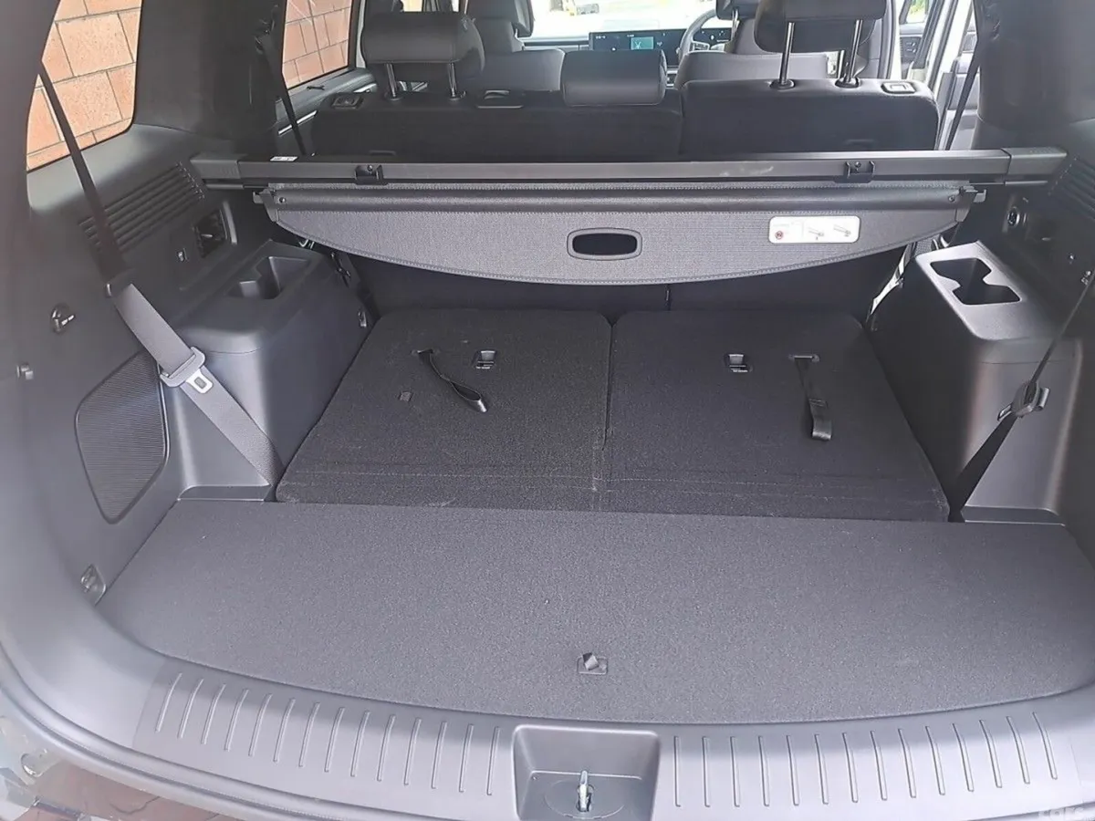 Hyundai Santa Fe SUV, Petrol Plug-in Hybrid, 2027, White