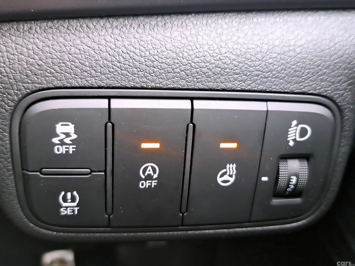 Hyundai Bayon MPV, Petrol, 2027, Blue