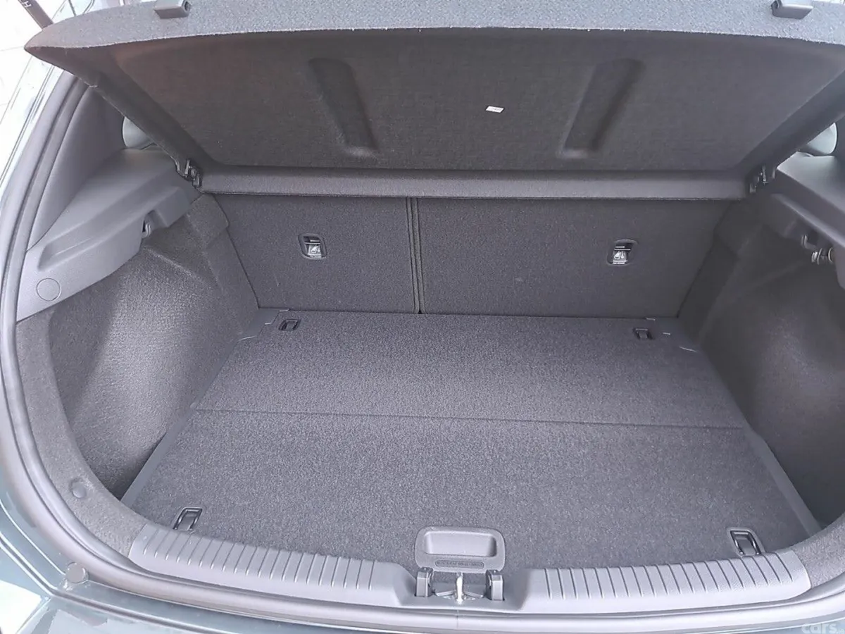 Hyundai i30 Hatchback, Petrol, 2027, Green