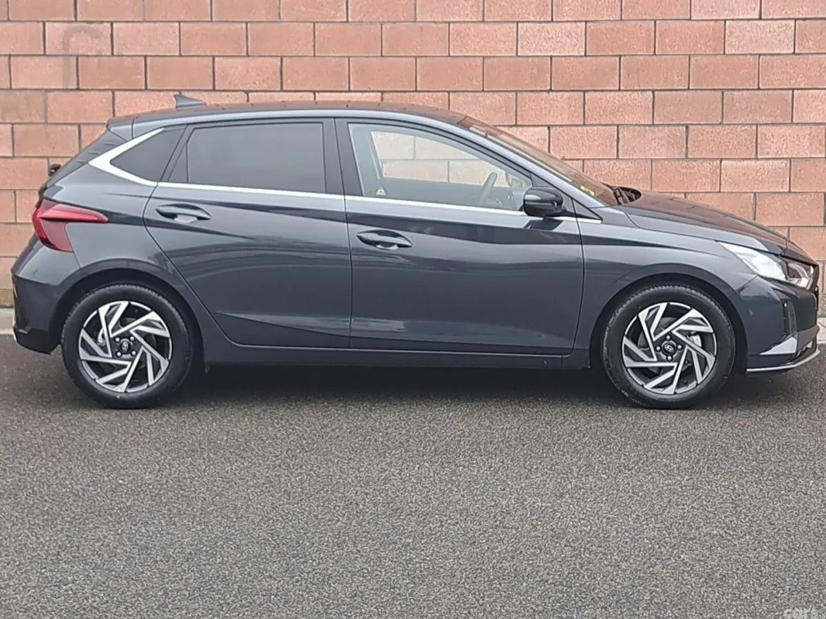 Hyundai i20 Hatchback, Petrol, 2027, Grey