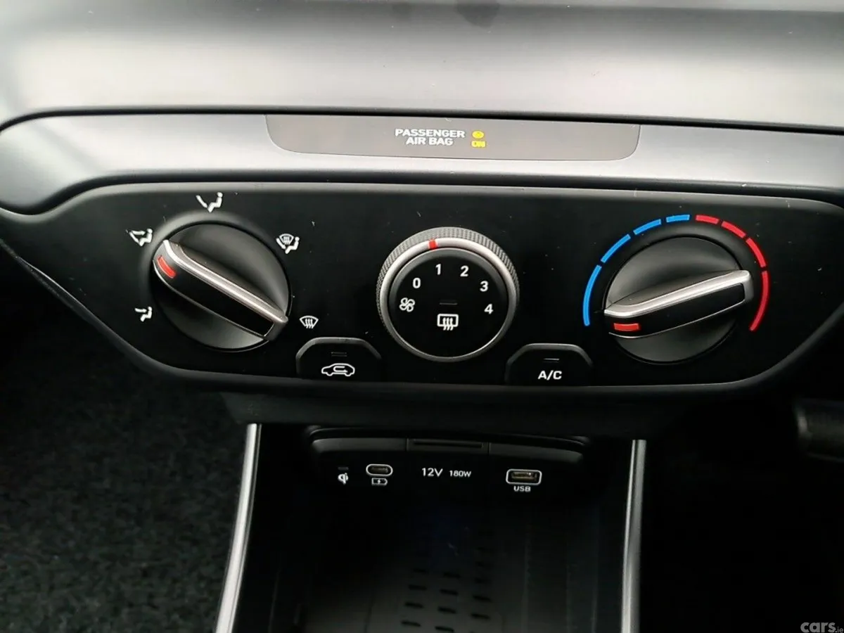 Hyundai i20 Hatchback, Petrol, 2027, Grey