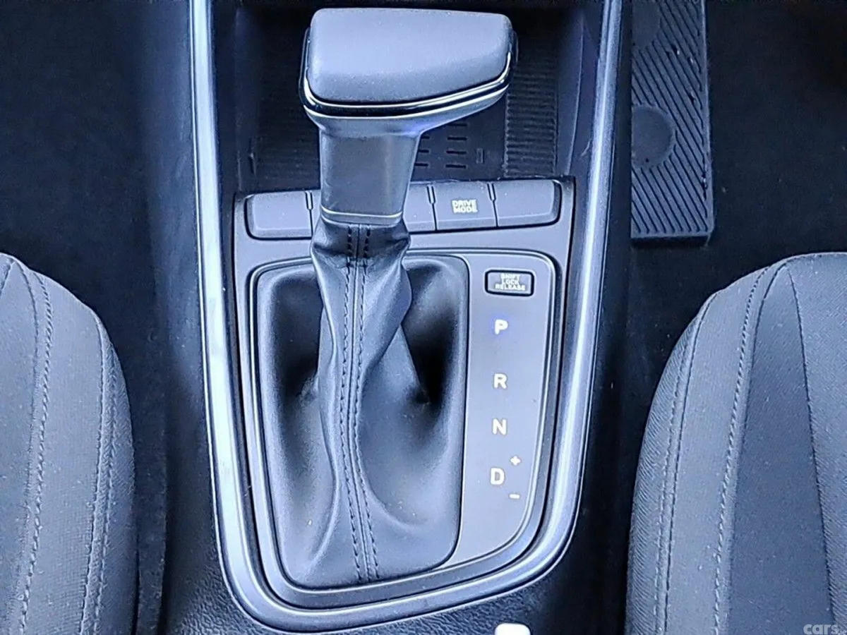 Hyundai i20 Hatchback, Petrol, 2025, Blue
