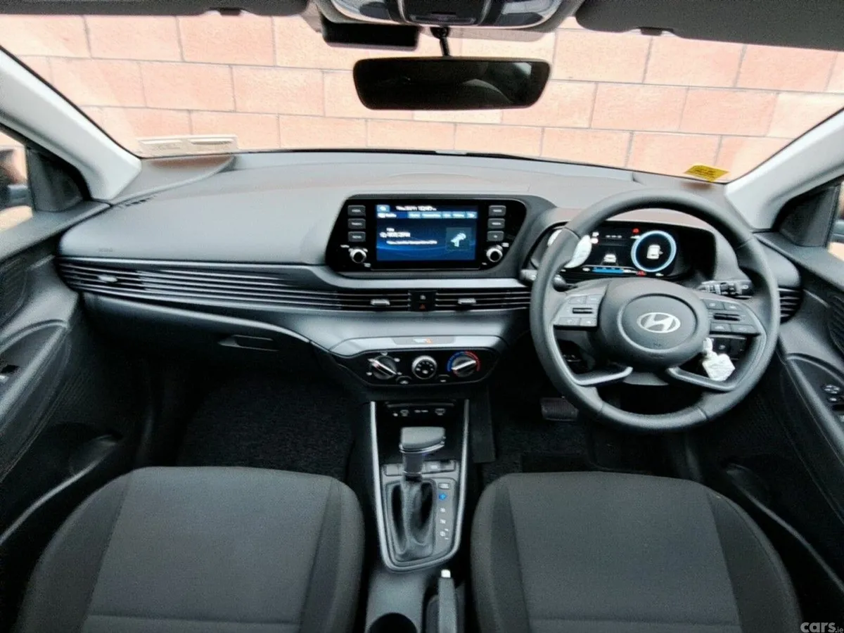 Hyundai i20 Hatchback, Petrol, 2027, Grey