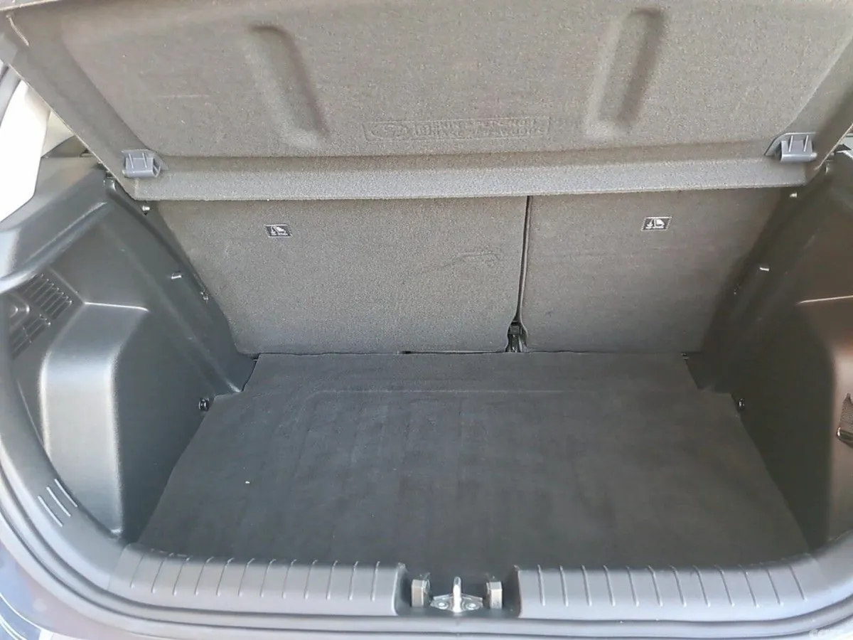 Hyundai i20 Hatchback, Petrol, 2027, Grey