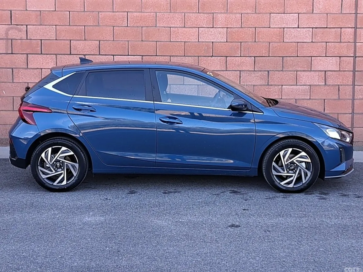 Hyundai i20 Hatchback, Petrol, 2025, Blue