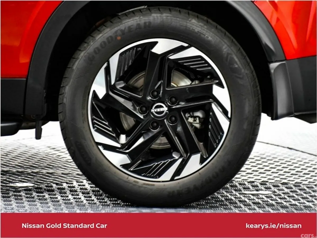 Nissan Qashqai SUV, Petrol Hybrid, 2025, Red