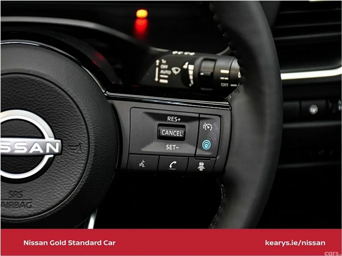 Nissan Qashqai SUV, Petrol Hybrid, 2025, Red