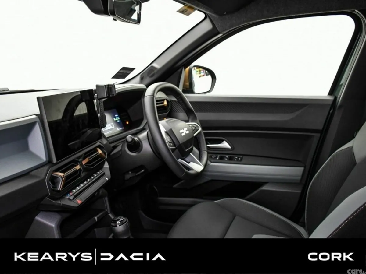 Dacia Duster SUV, Petrol Hybrid, 2027, Green