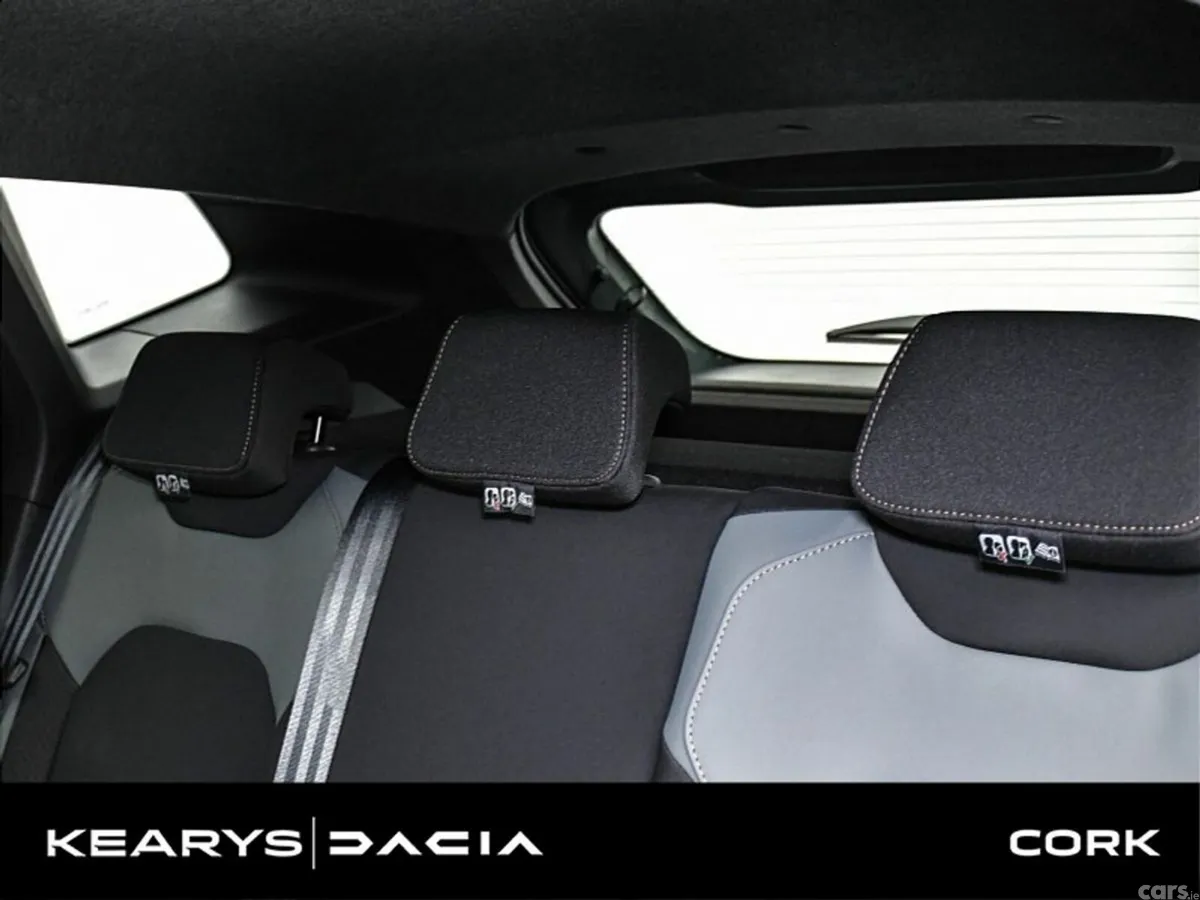 Dacia Duster SUV, Petrol Hybrid, 2027, Green