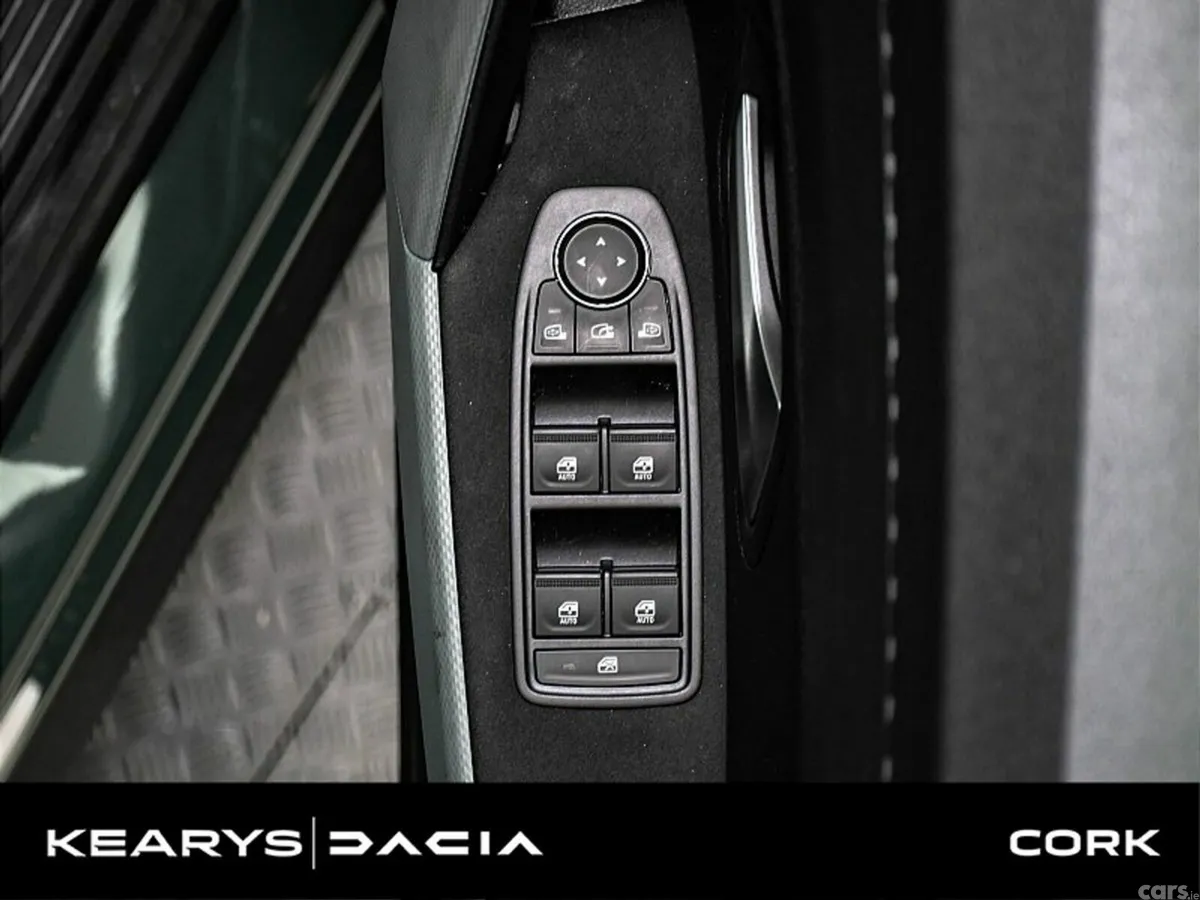 Dacia Duster SUV, Petrol Hybrid, 2027, Green