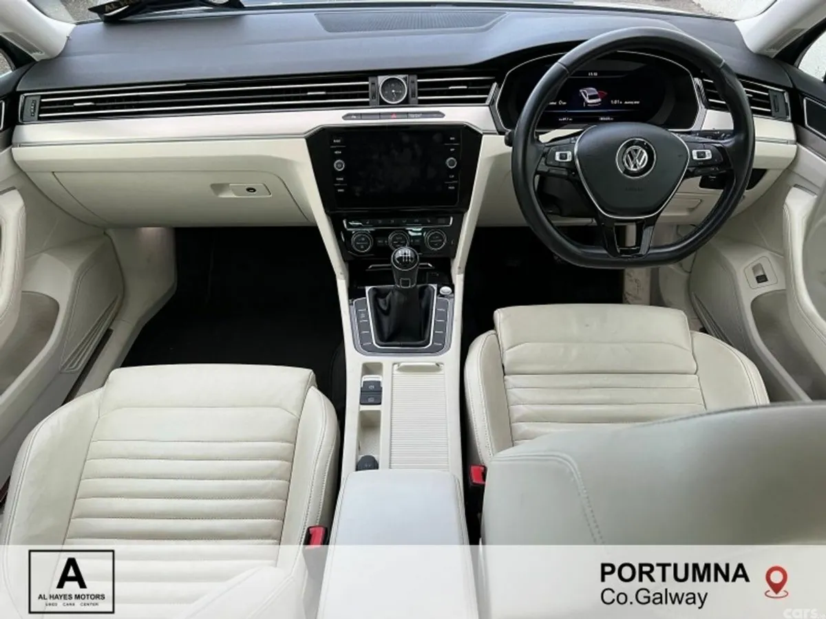 Volkswagen Passat Saloon, Diesel, 2019, Silver