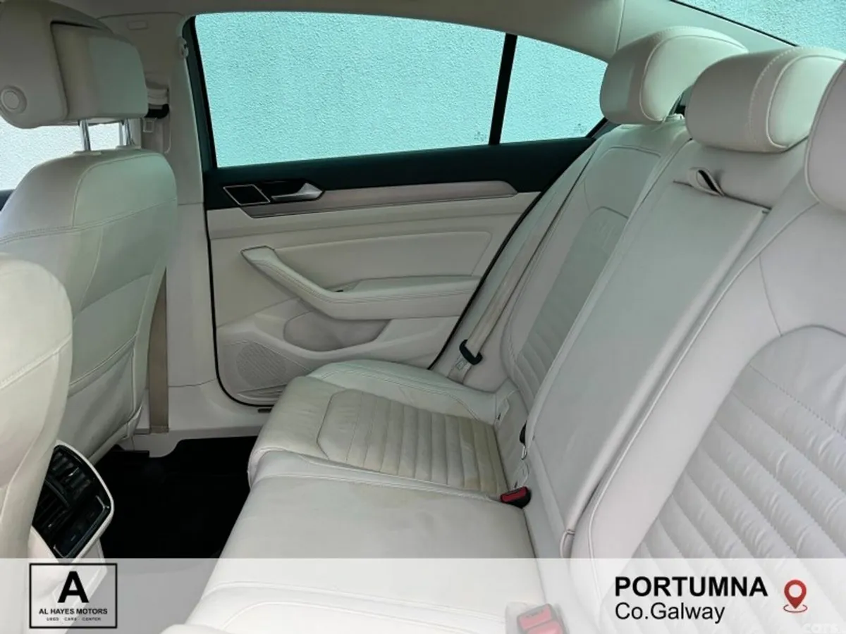 Volkswagen Passat Saloon, Diesel, 2019, Silver