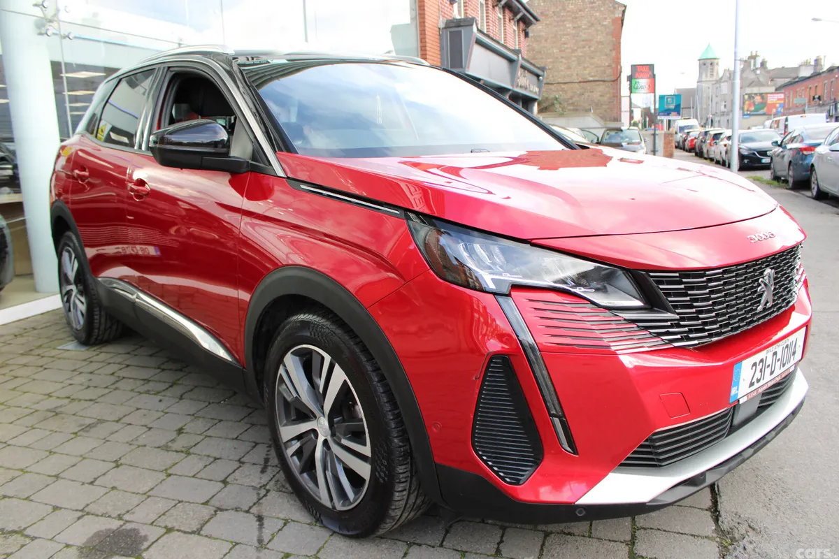 Peugeot 3008 MPV, Diesel, 2023, Red