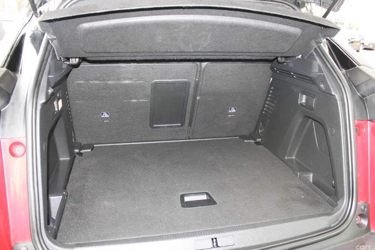 Peugeot 3008 MPV, Diesel, 2023, Red