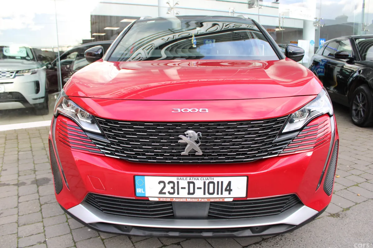 Peugeot 3008 MPV, Diesel, 2023, Red
