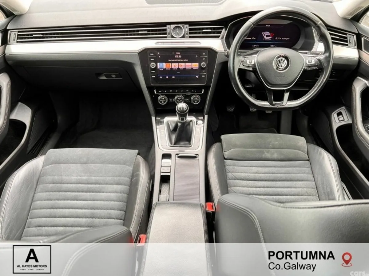 Volkswagen Passat Saloon, Diesel, 2018, Silver