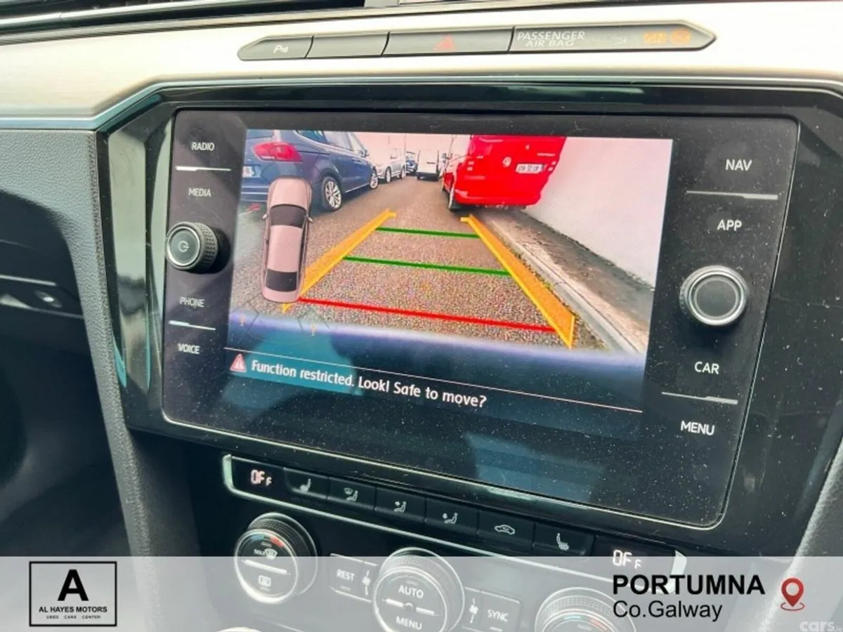 Volkswagen Passat Saloon, Diesel, 2018, Silver