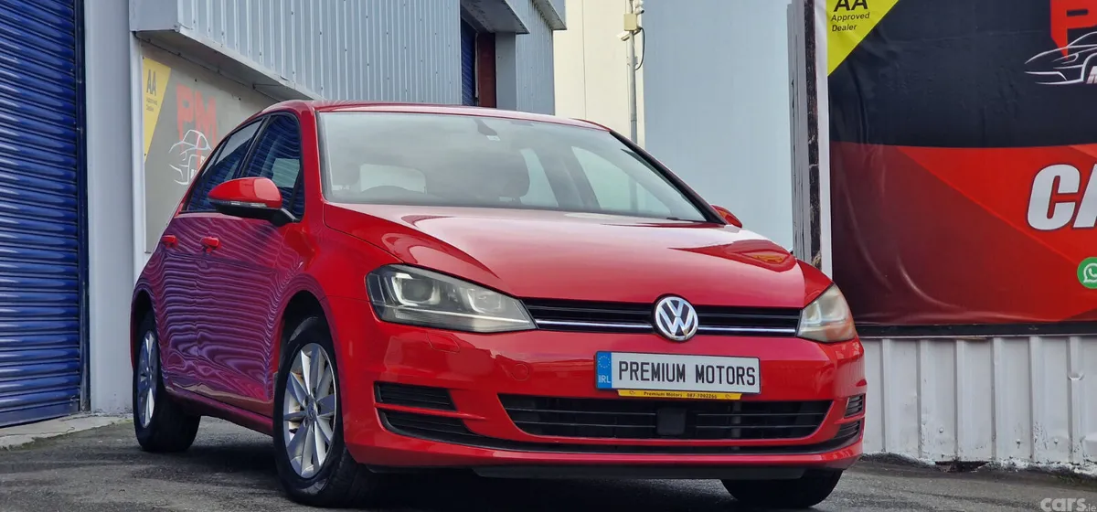 Volkswagen Golf Hatchback, Petrol, 2016, Red