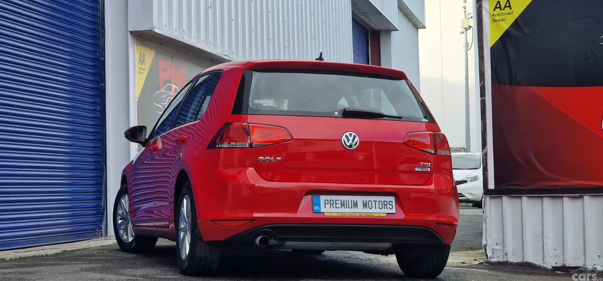 Volkswagen Golf Hatchback, Petrol, 2016, Red