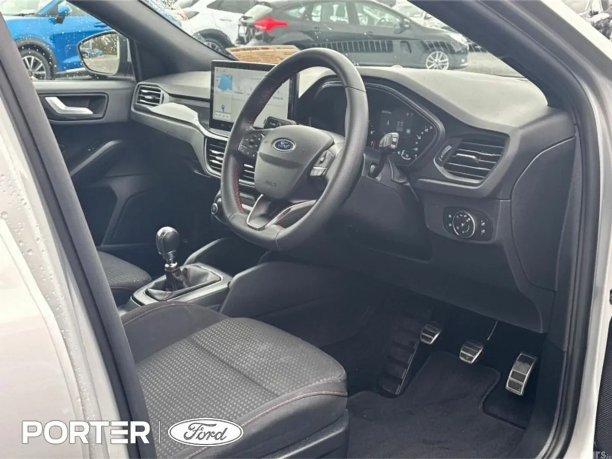 Ford Focus Hatchback, Petrol, 2024, Silver