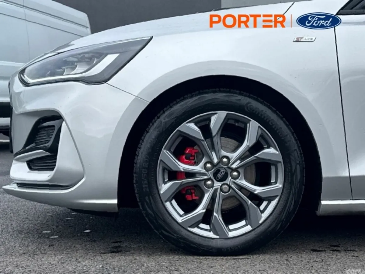 Ford Focus Hatchback, Petrol, 2024, Silver