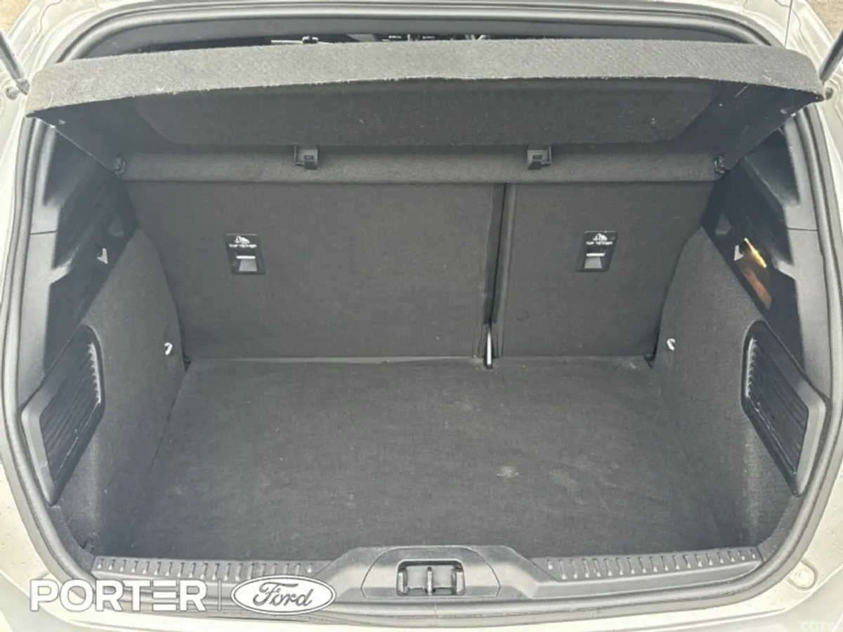 Ford Focus Hatchback, Petrol, 2024, Silver