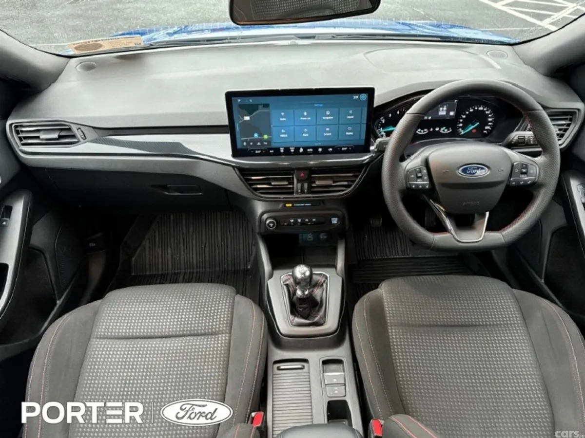 Ford Focus Hatchback, Petrol, 2024, Blue