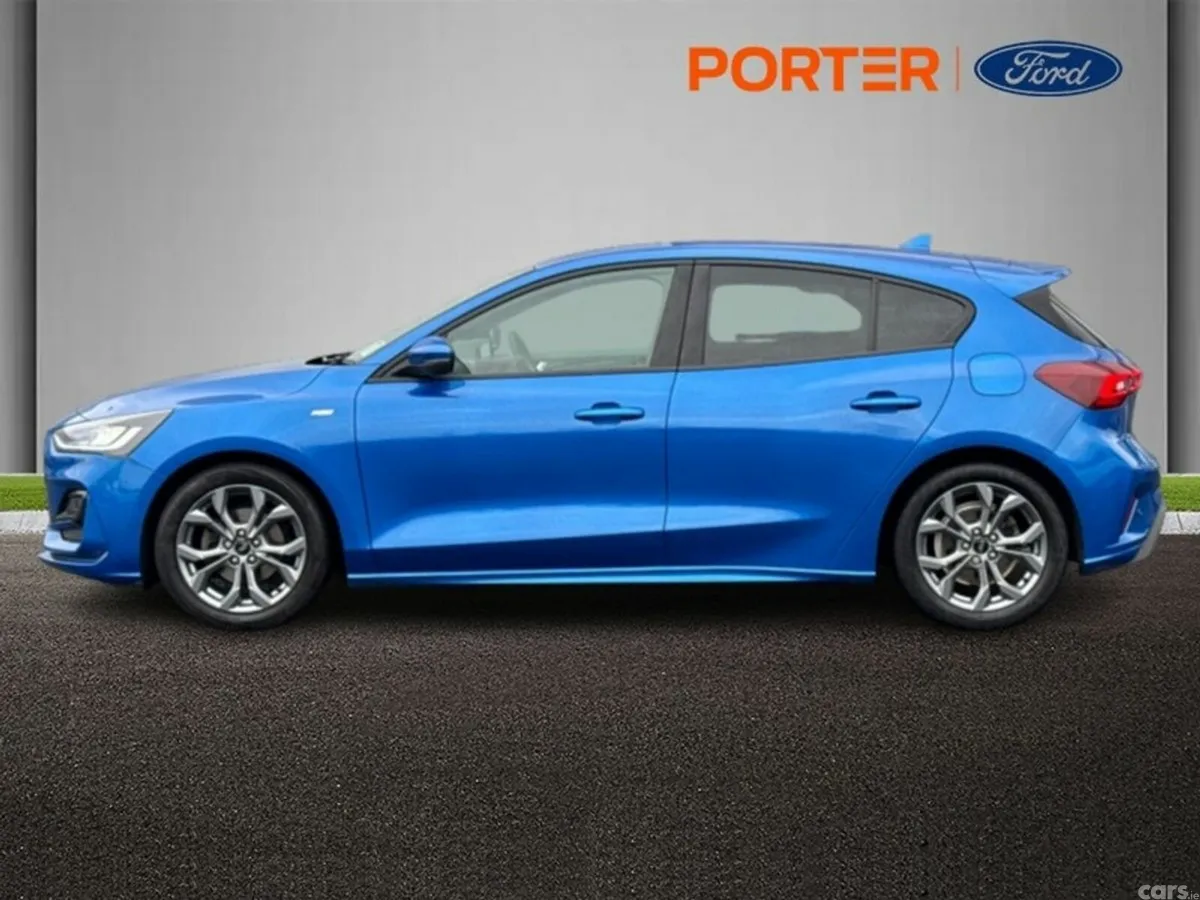 Ford Focus Hatchback, Petrol, 2024, Blue