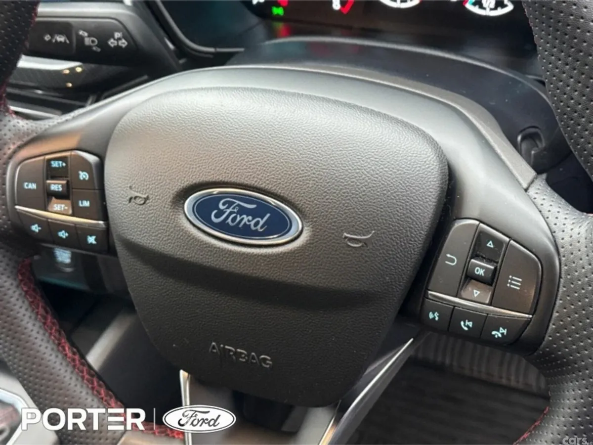 Ford Focus Hatchback, Petrol, 2024, Blue