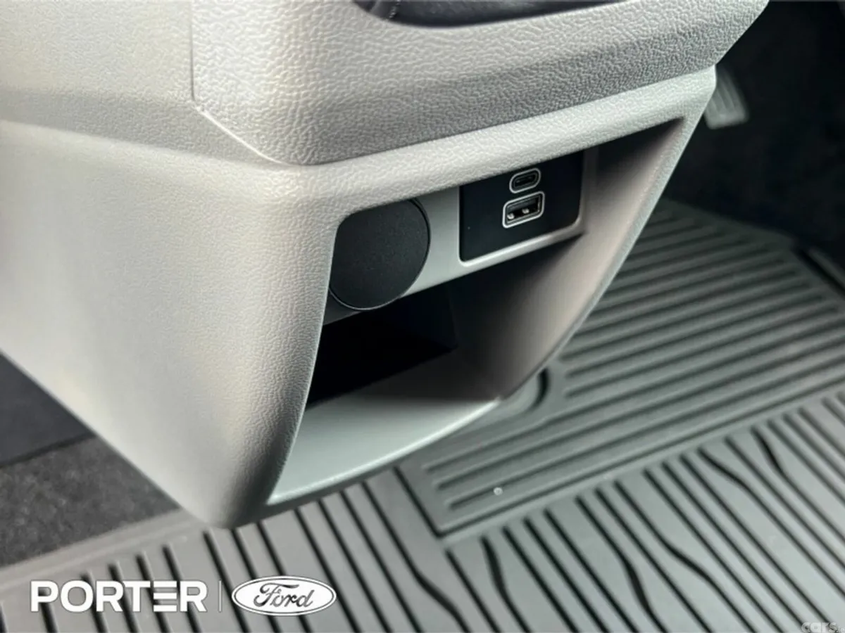 Ford Tourneo Custom MPV, Petrol Plug-in Hybrid, 2026, Black