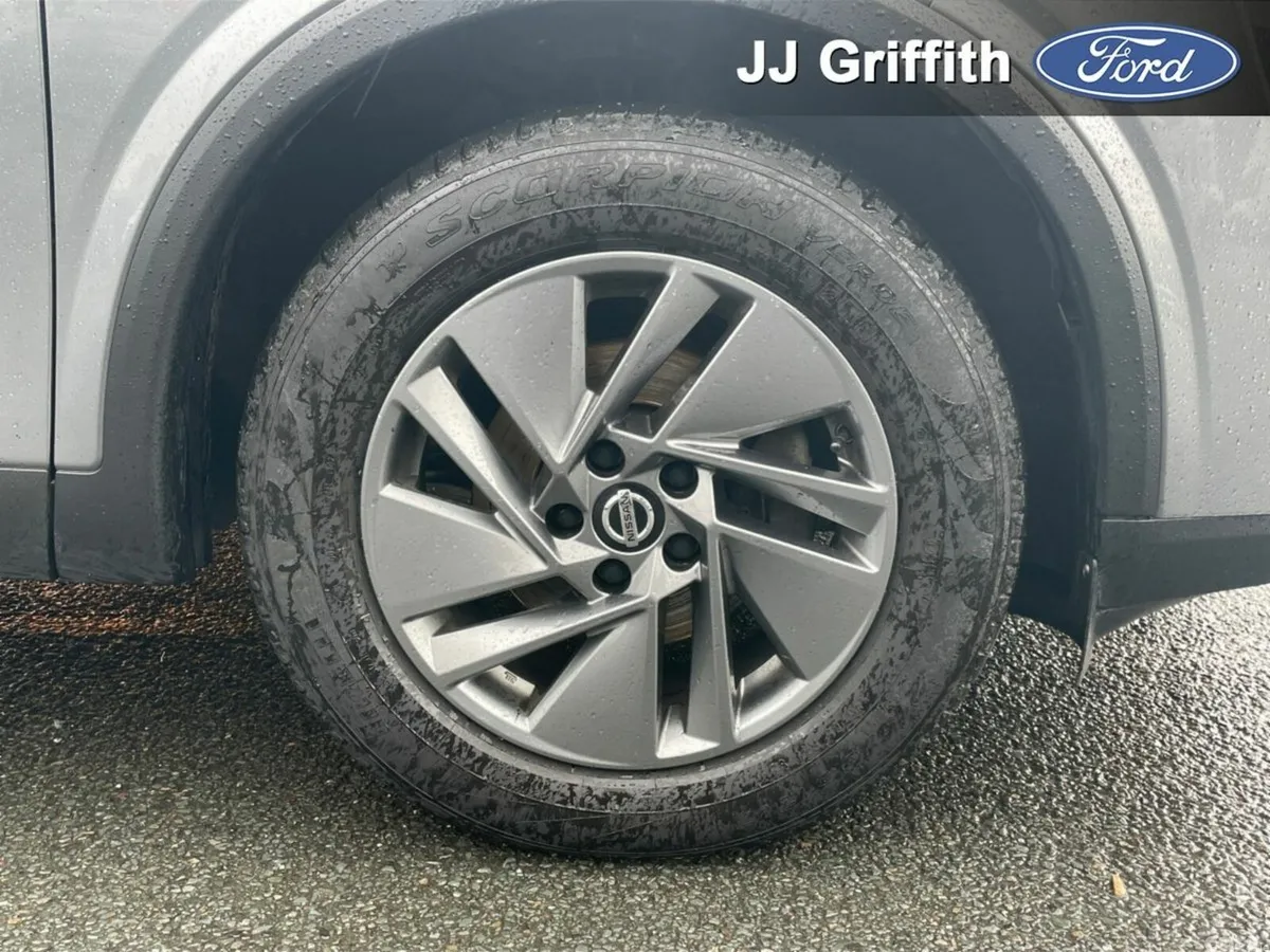 Nissan Qashqai MPV, Petrol, 2022, Grey