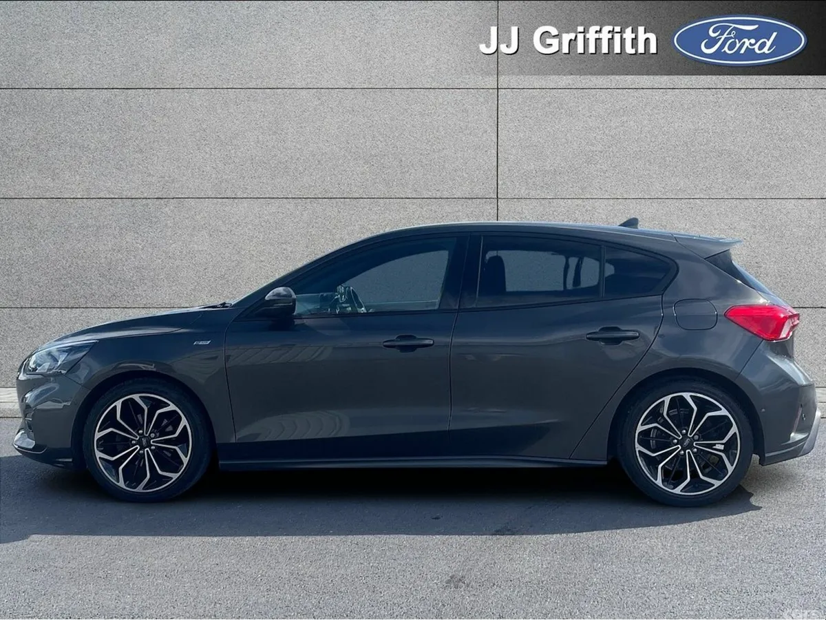 Ford Focus Hatchback, Petrol Hybrid, 2022, Grey