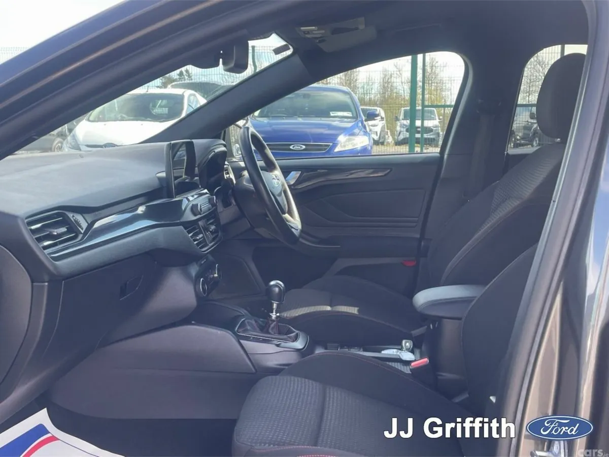 Ford Focus Hatchback, Petrol Hybrid, 2022, Grey