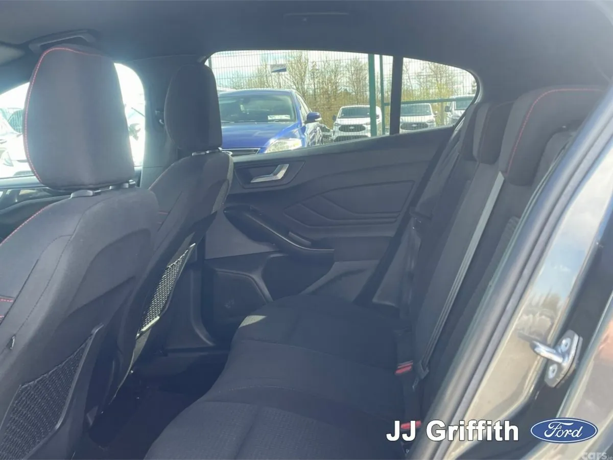 Ford Focus Hatchback, Petrol Hybrid, 2022, Grey