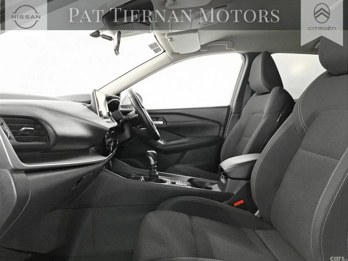 Nissan Qashqai MPV, Petrol, 2022, Grey