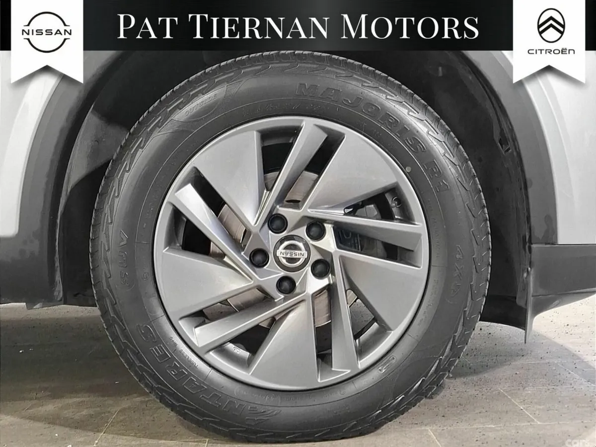 Nissan Qashqai MPV, Petrol, 2022, Grey