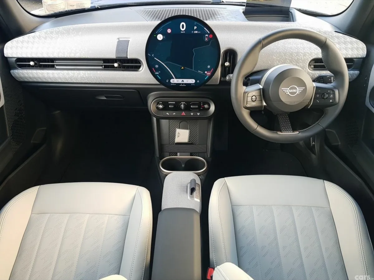 Mini Cooper Hatchback, Petrol, 2025, Blue