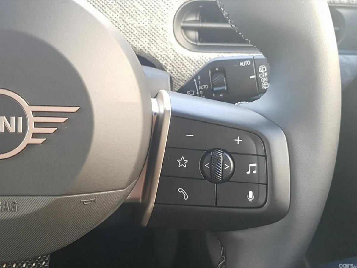 Mini Cooper Hatchback, Petrol, 2025, Blue